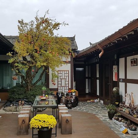 Inyeon Hanok Guesthouse Jeonju Buitenkant foto