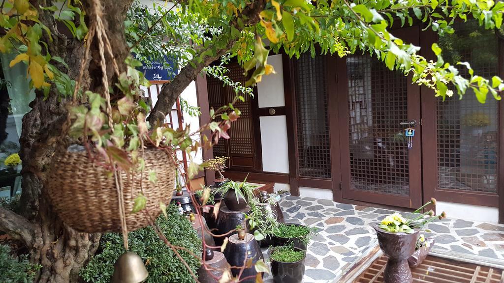 Inyeon Hanok Guesthouse Jeonju Buitenkant foto