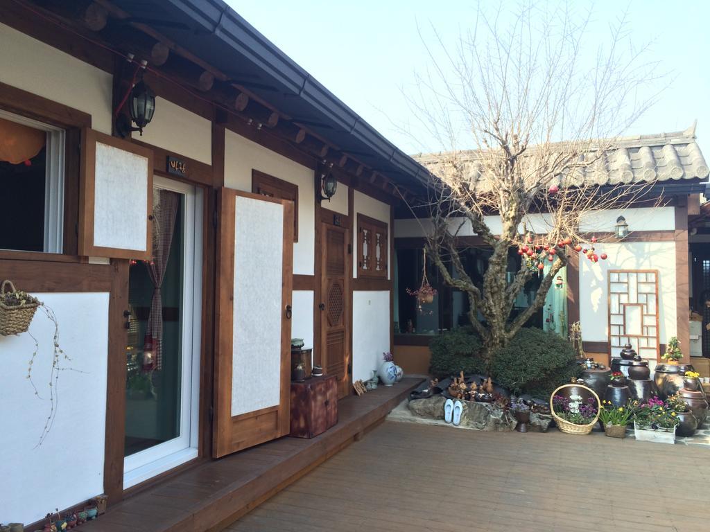 Inyeon Hanok Guesthouse Jeonju Buitenkant foto