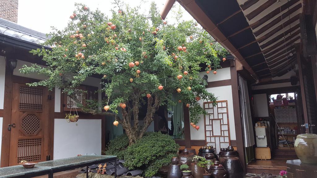 Inyeon Hanok Guesthouse Jeonju Buitenkant foto