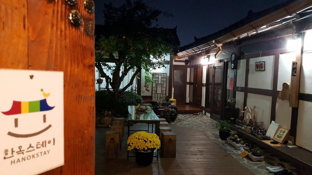 Inyeon Hanok Guesthouse Jeonju Buitenkant foto