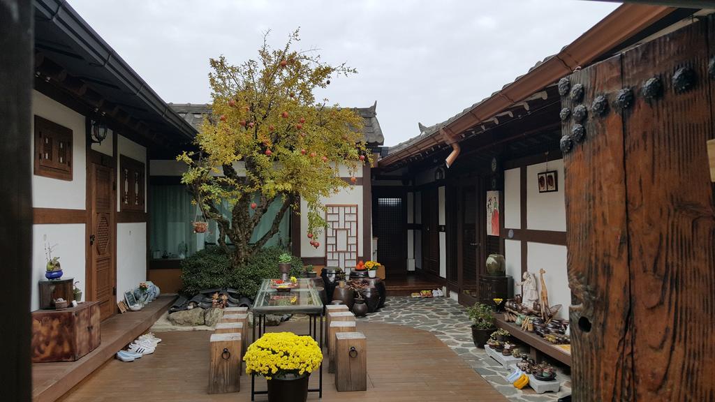 Inyeon Hanok Guesthouse Jeonju Buitenkant foto