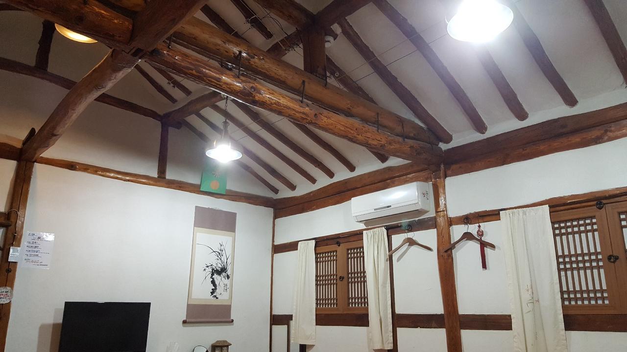 Inyeon Hanok Guesthouse Jeonju Buitenkant foto