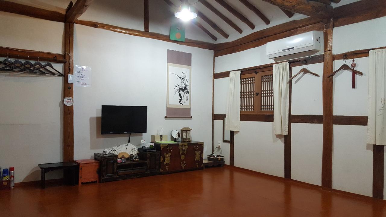 Inyeon Hanok Guesthouse Jeonju Buitenkant foto