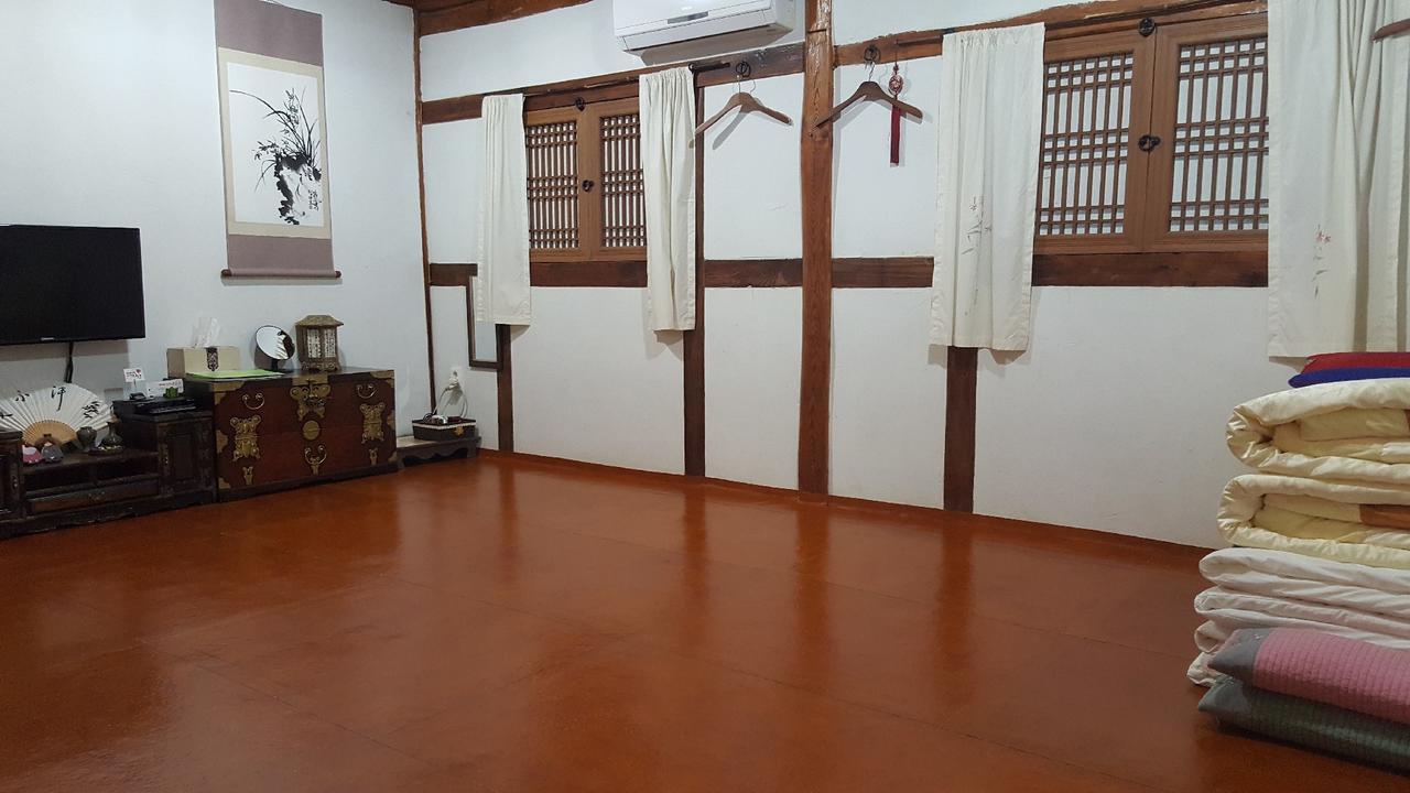 Inyeon Hanok Guesthouse Jeonju Buitenkant foto