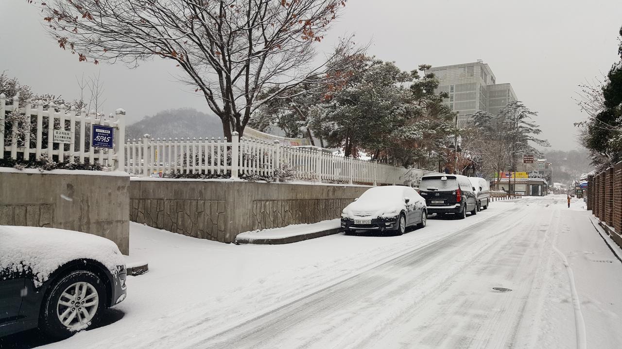 Inyeon Hanok Guesthouse Jeonju Buitenkant foto