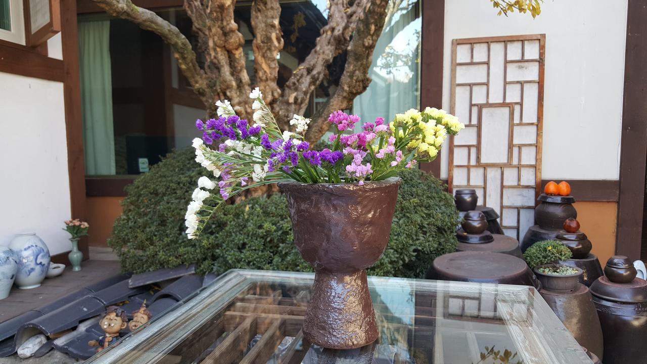 Inyeon Hanok Guesthouse Jeonju Buitenkant foto