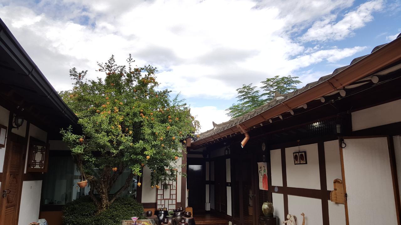 Inyeon Hanok Guesthouse Jeonju Buitenkant foto