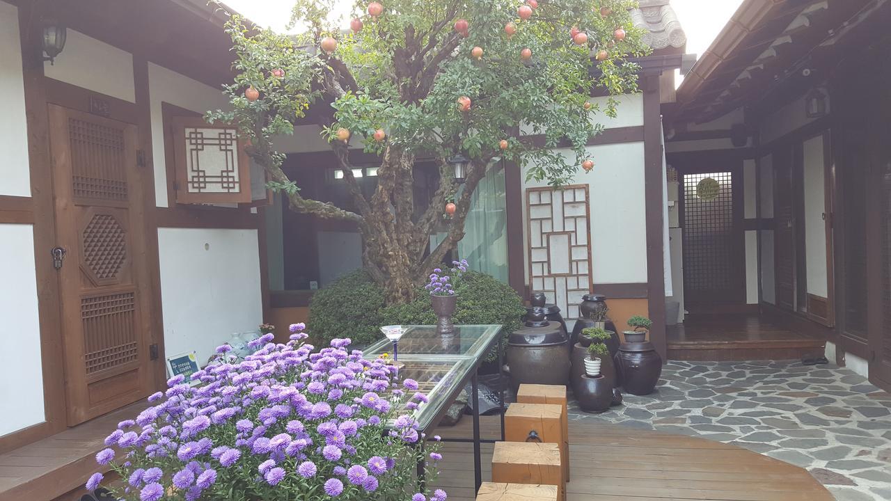 Inyeon Hanok Guesthouse Jeonju Buitenkant foto