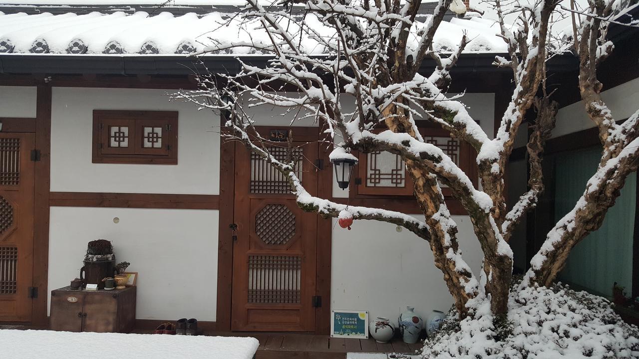 Inyeon Hanok Guesthouse Jeonju Buitenkant foto