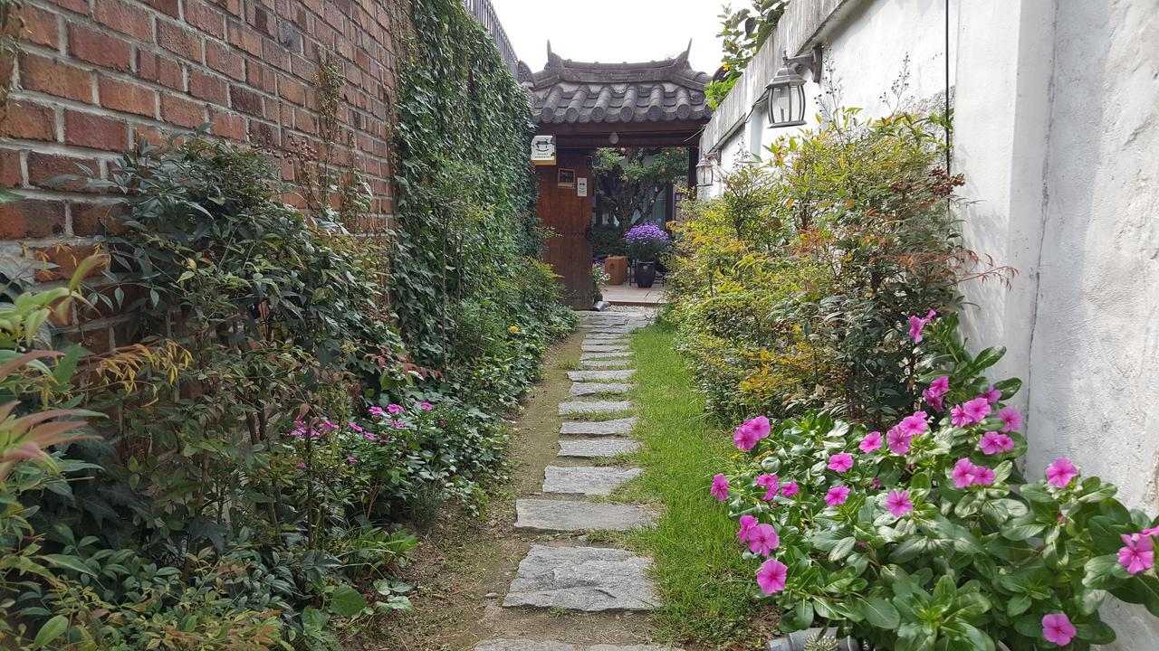 Inyeon Hanok Guesthouse Jeonju Buitenkant foto