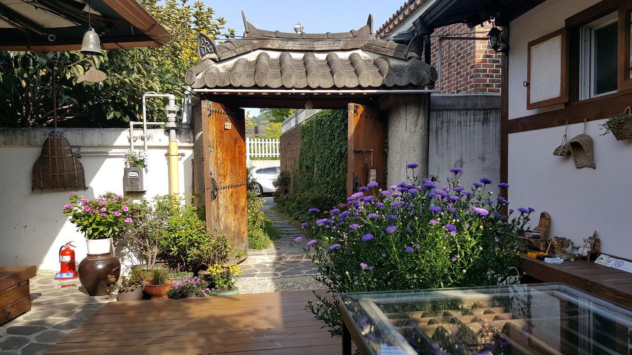 Inyeon Hanok Guesthouse Jeonju Buitenkant foto