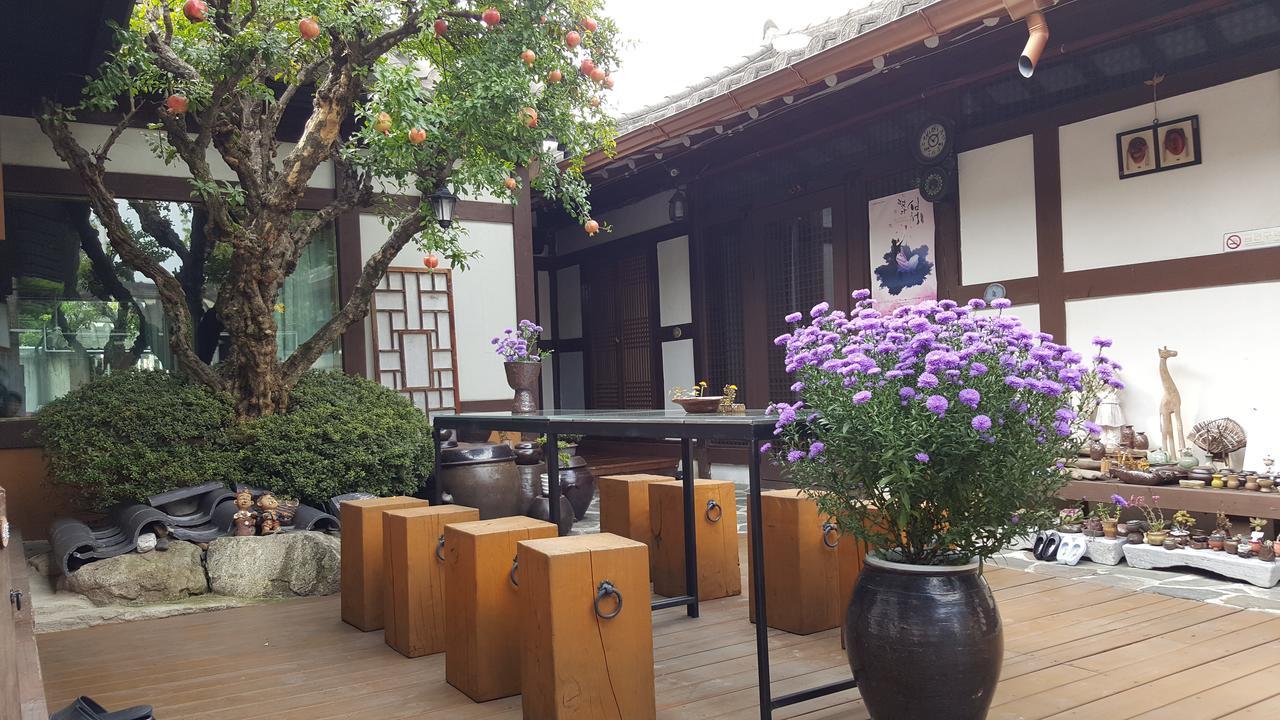 Inyeon Hanok Guesthouse Jeonju Buitenkant foto